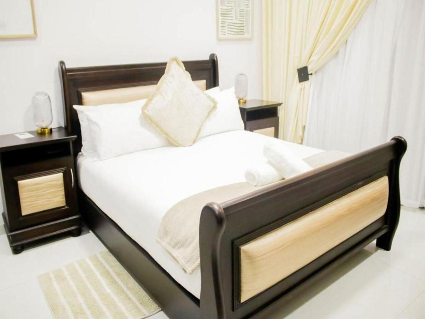 Pitikwe Hill Guesthouse, Mponang Luxury Suite, Sepia Tones, Bedroom