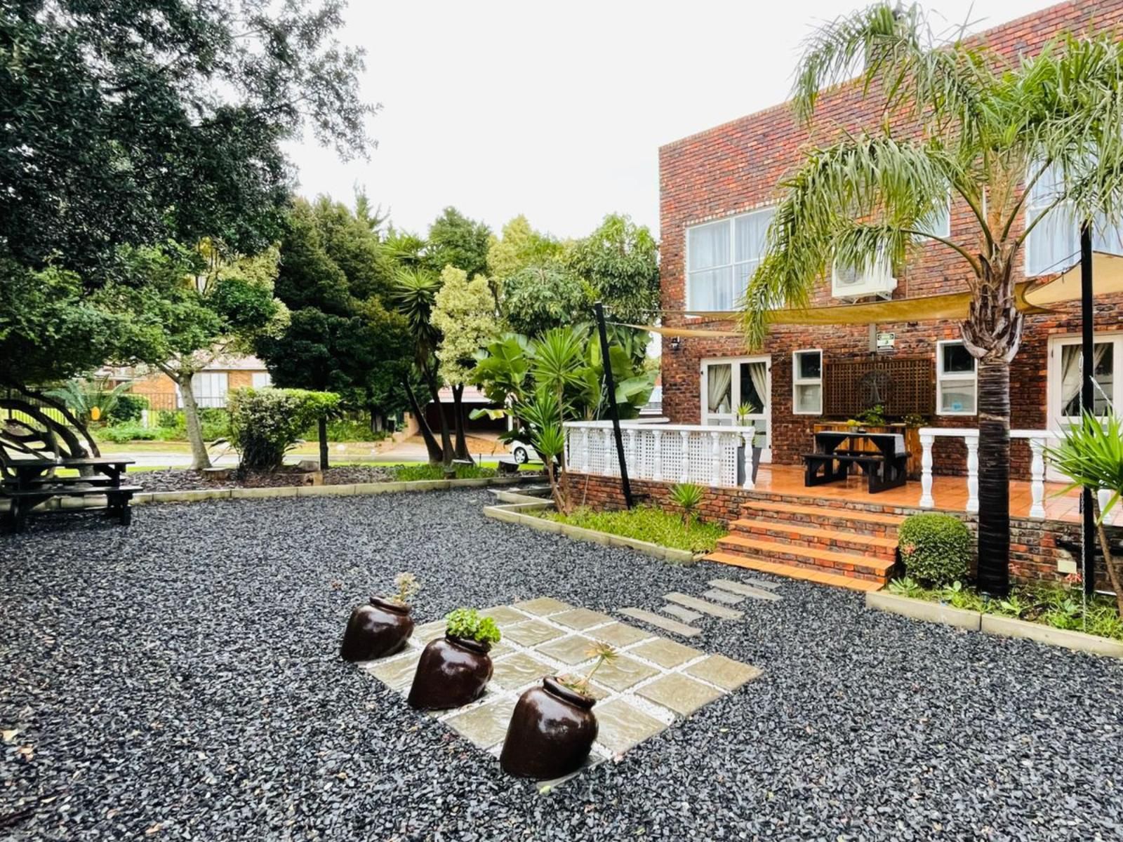 Plattekloof Premium Lodge Plattekloof Cape Town Western Cape South Africa House, Building, Architecture, Palm Tree, Plant, Nature, Wood, Garden, Living Room