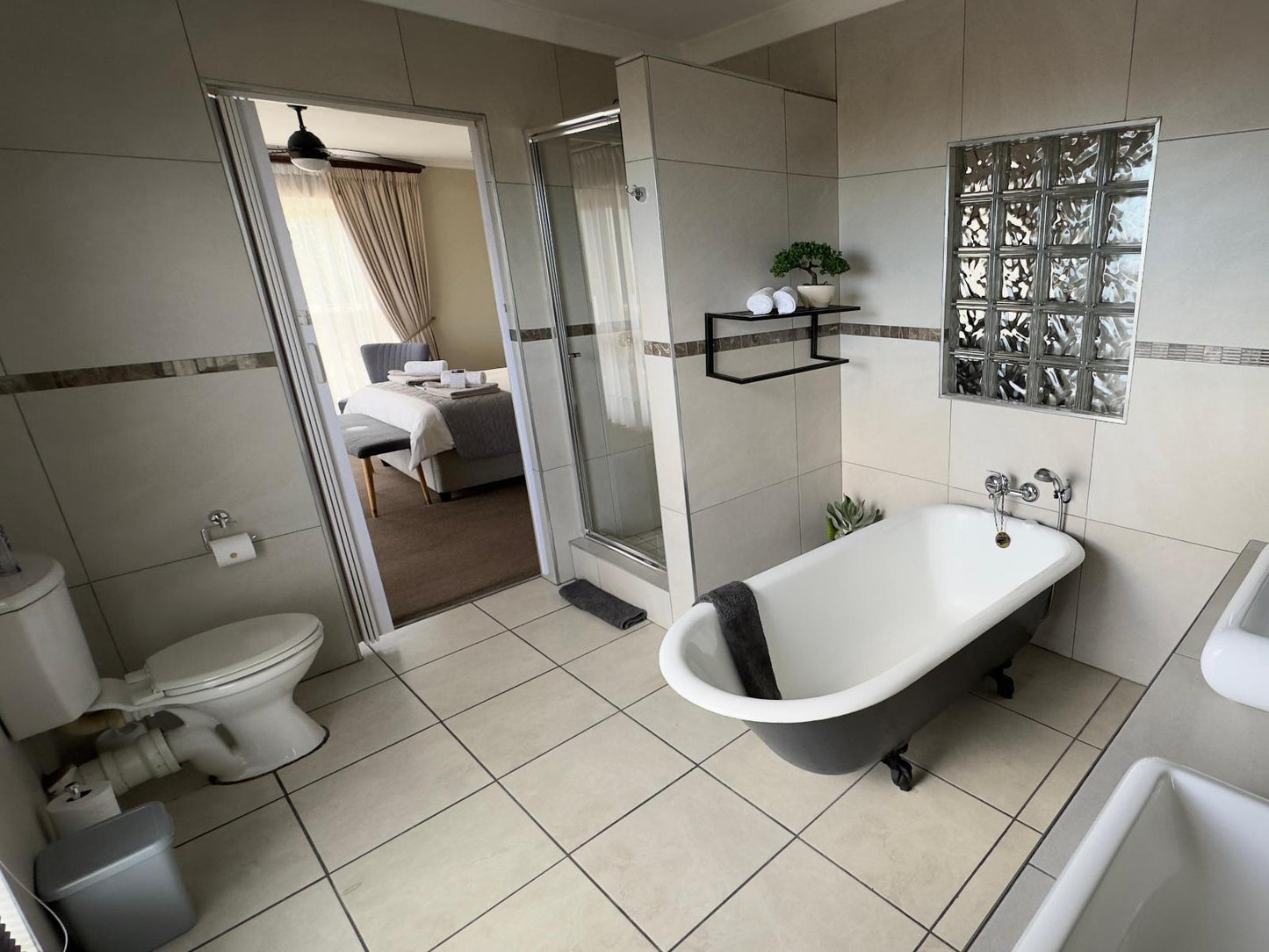 Deluxe Room 2 @ Plattekloof Premium Lodge