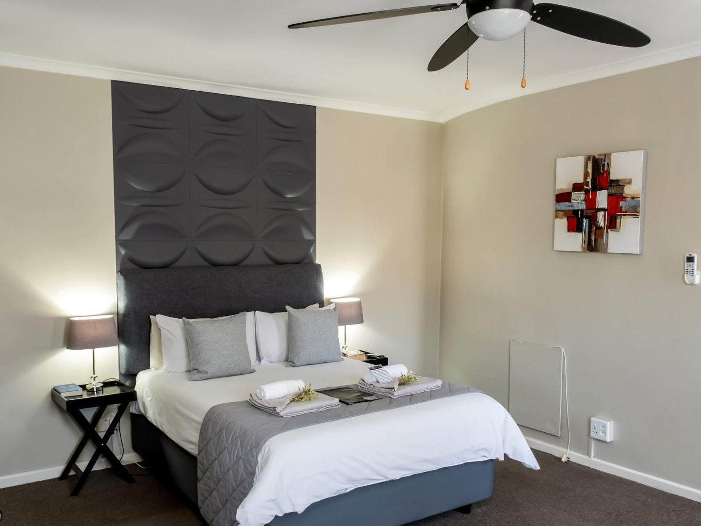 Standard Room 6 with kitchenette @ Plattekloof Premium Lodge