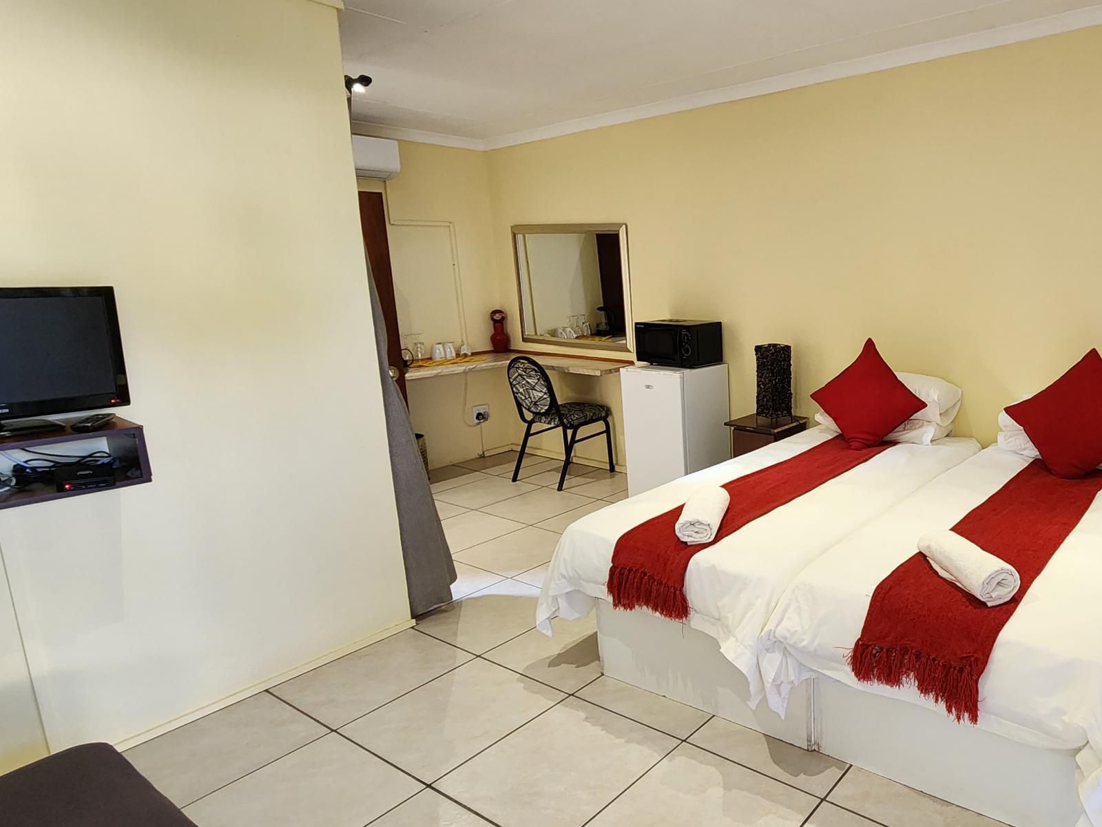 Pofadder Hotel By Country Hotels, Self Catering 31, Bedroom