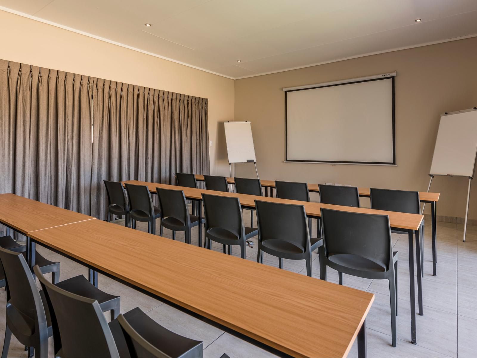 Pofadder Inn By Country Hotels, Seminar Room