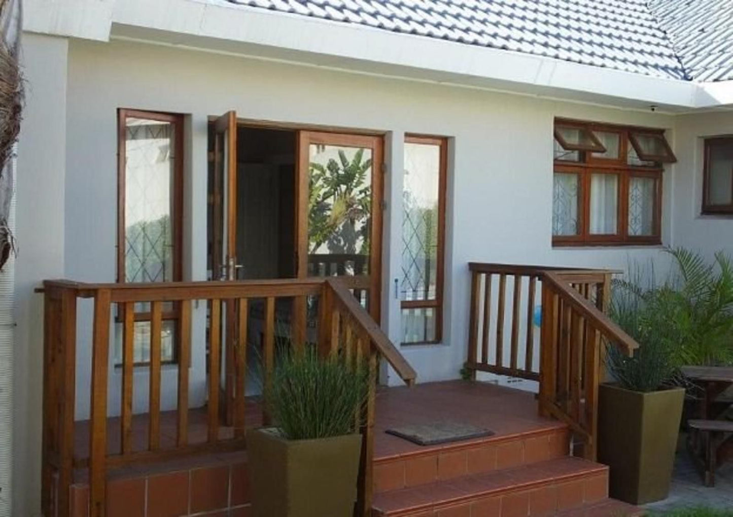 Pollok Guest Lodge Summerstrand Port Elizabeth Eastern Cape South Africa House, Building, Architecture