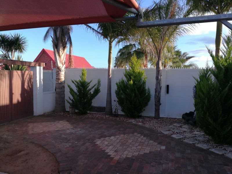 Pongola Avenue Self Catering Accommodation Uitenhage Eastern Cape South Africa House, Building, Architecture, Palm Tree, Plant, Nature, Wood