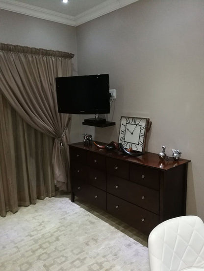 Pongola Avenue Self Catering Accommodation Uitenhage Eastern Cape South Africa Bedroom