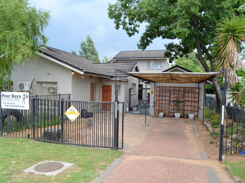 Poorboys Overnight Stay Parys Free State South Africa House, Building, Architecture