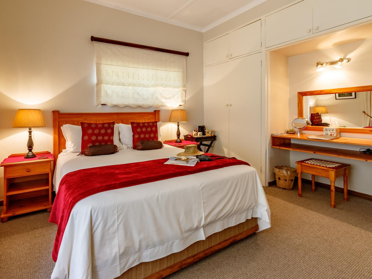 Luxury Queen Room @ Porcupine Ridge Guest House