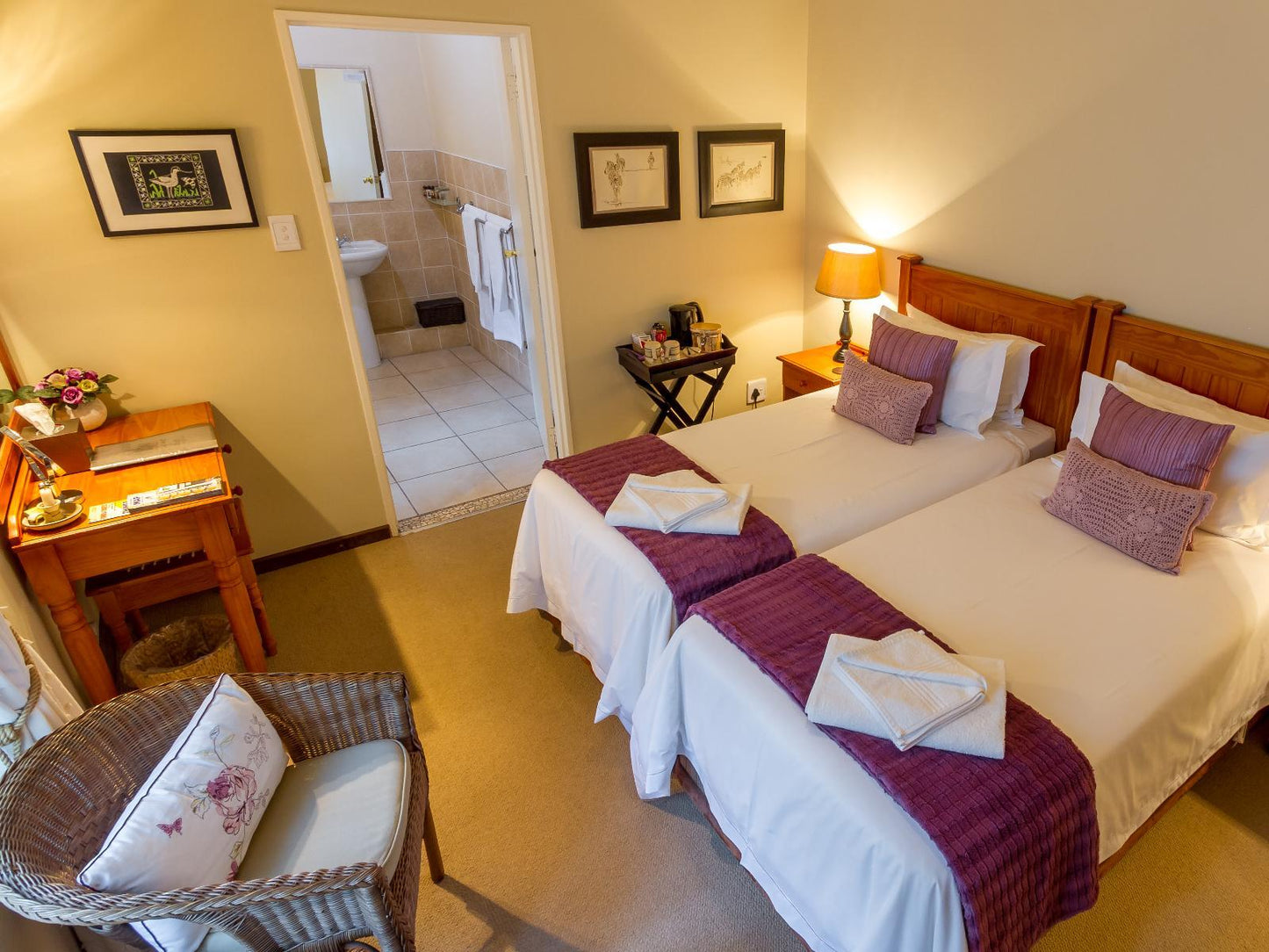 Luxury Twin Room @ Porcupine Ridge Guest House