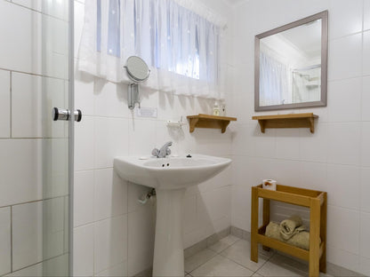 Double bedded room @ Pumula Lodge Knysna 4 Star B&B