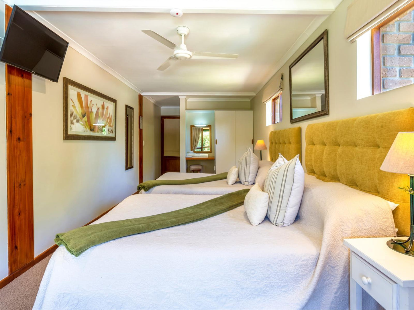 Double bedded room @ Pumula Lodge Knysna 4 Star B&B