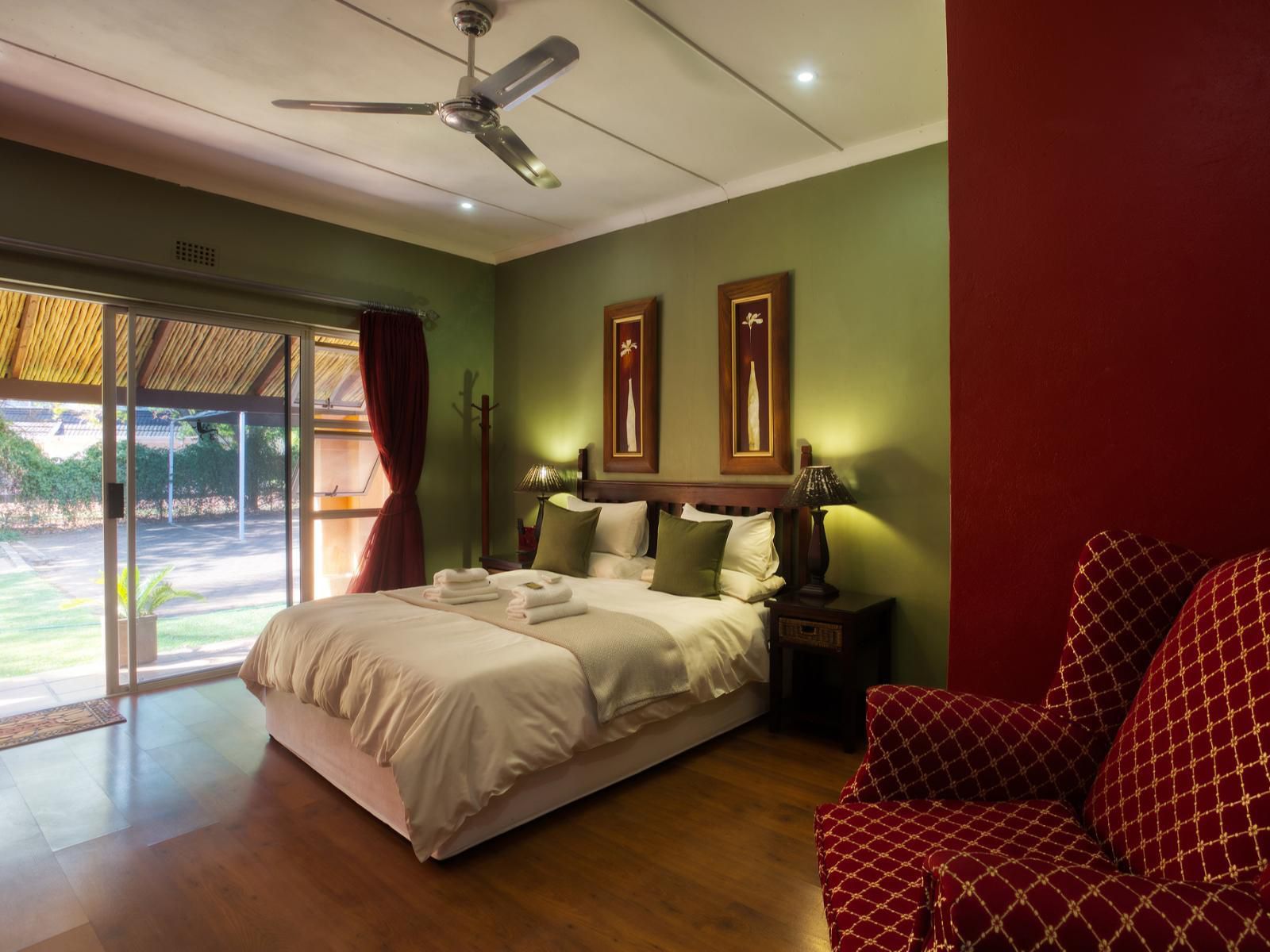 Purple Gecko Guest House, Standard Double Room, Bedroom