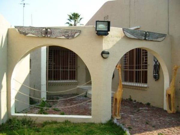 Queen Bed And Breakfast Kelvin Johannesburg Gauteng South Africa House, Building, Architecture, Palm Tree, Plant, Nature, Wood, Framing