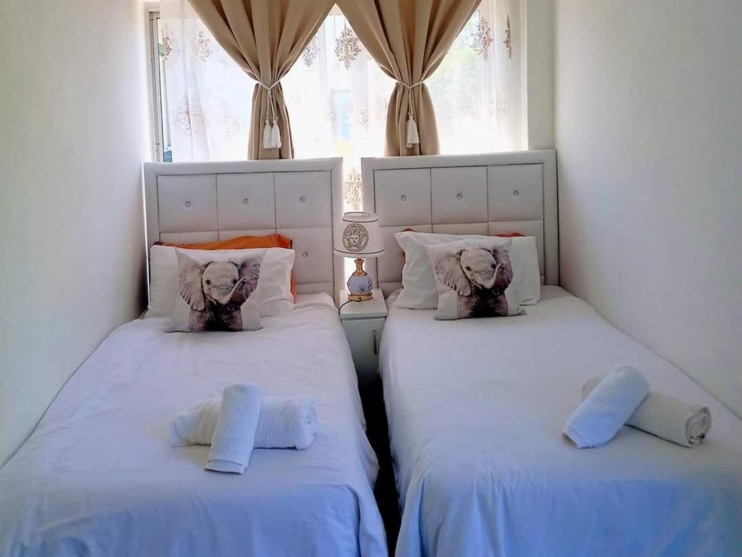 The Double Storey Cottage @ Queensburgh Bed And Breakfast Or Self Catering