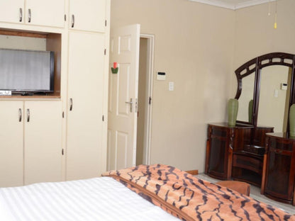 Executive Full En-Suite @ Rabbonis Bed And Breakfast