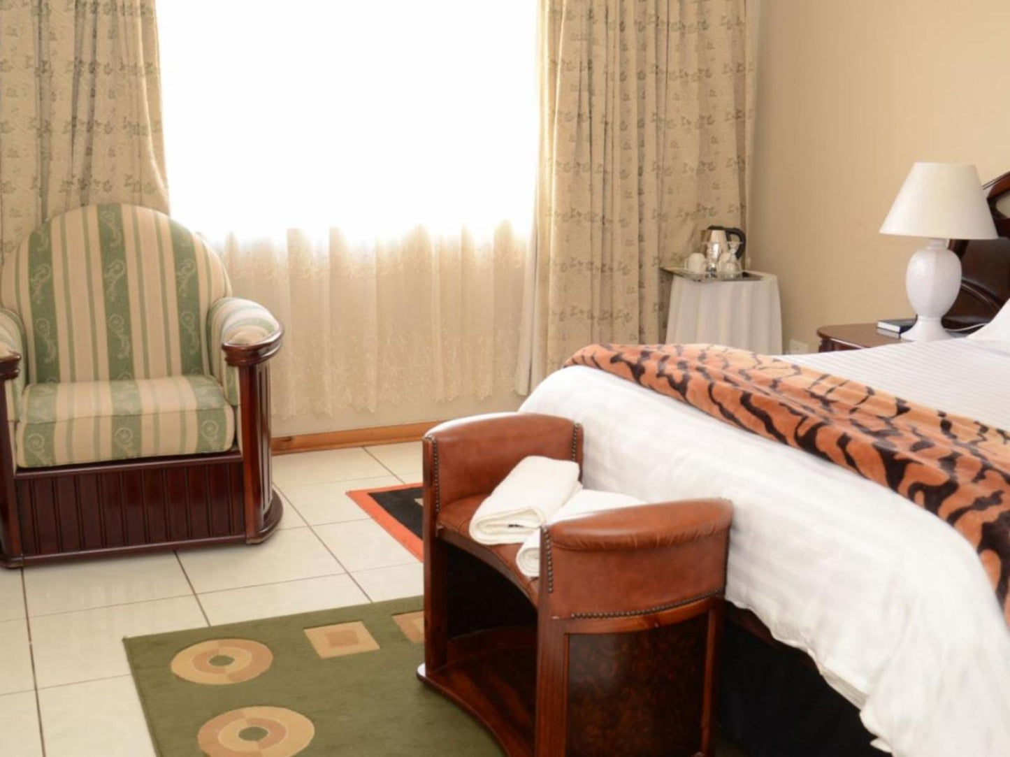 Executive Full En-Suite @ Rabbonis Bed And Breakfast