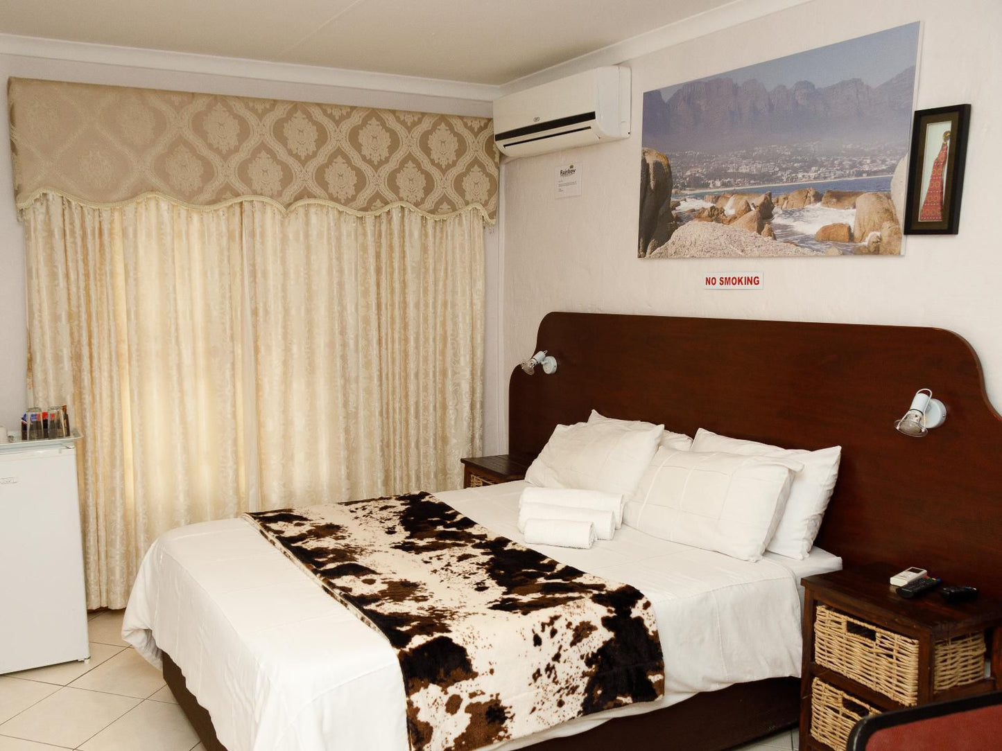 Rainbow Guest House & Tours, Standard Double Room, Bedroom