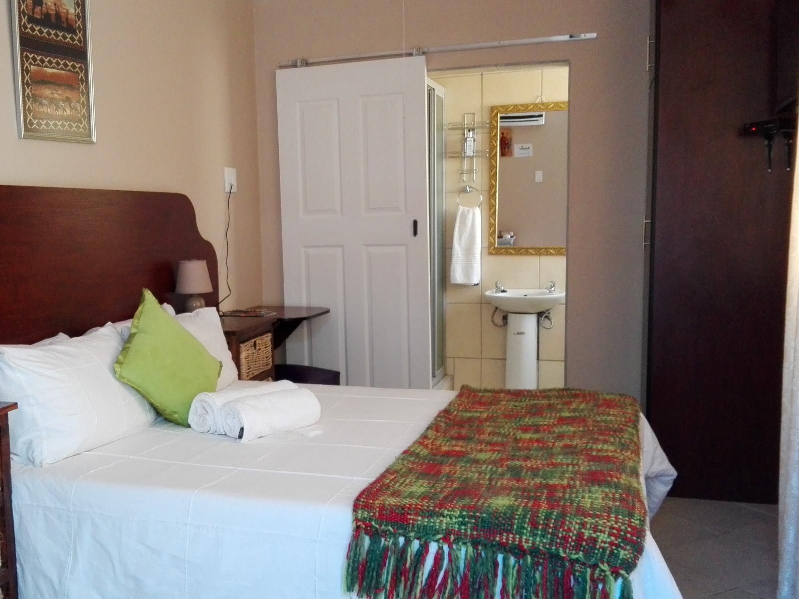 Rainbow Guest House & Tours, Two-Bedroom Apartment