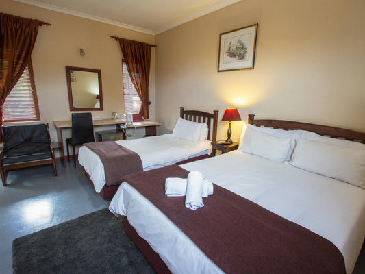 Double with single bed en-suite shower @ Ramasibi Bed & Breakfast