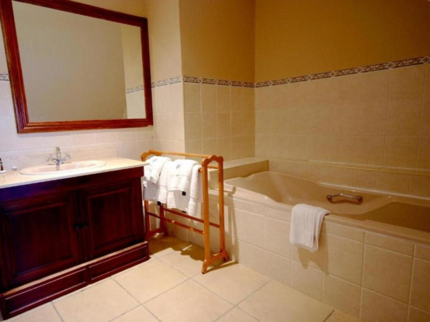 Rawdons Hotel Nottingham Road Kwazulu Natal South Africa Colorful, Bathroom