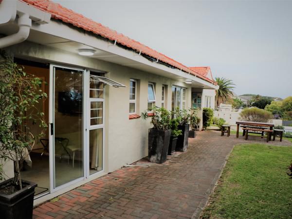 Reef View East London Blue Bend East London Eastern Cape South Africa House, Building, Architecture, Palm Tree, Plant, Nature, Wood