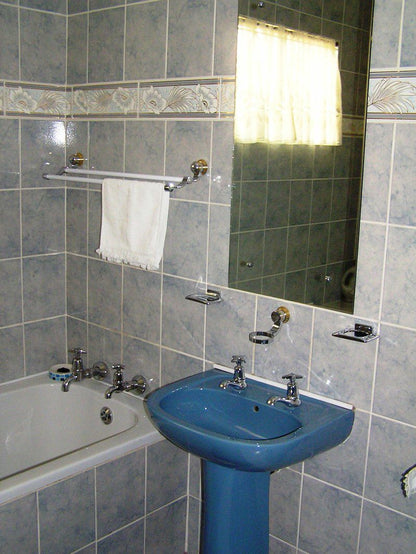 Re Etile Family House Bed And Breakfast Eersterust Pretoria Tshwane Gauteng South Africa Bathroom