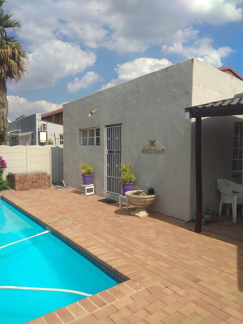 Regal Guest House Crown Gardens Johannesburg Gauteng South Africa Complementary Colors, House, Building, Architecture, Palm Tree, Plant, Nature, Wood, Garden, Living Room, Swimming Pool