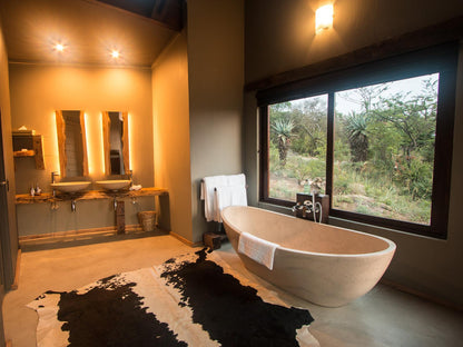 Honeymoon Villa - excluding levies @ Rhino Ridge Safari Lodge