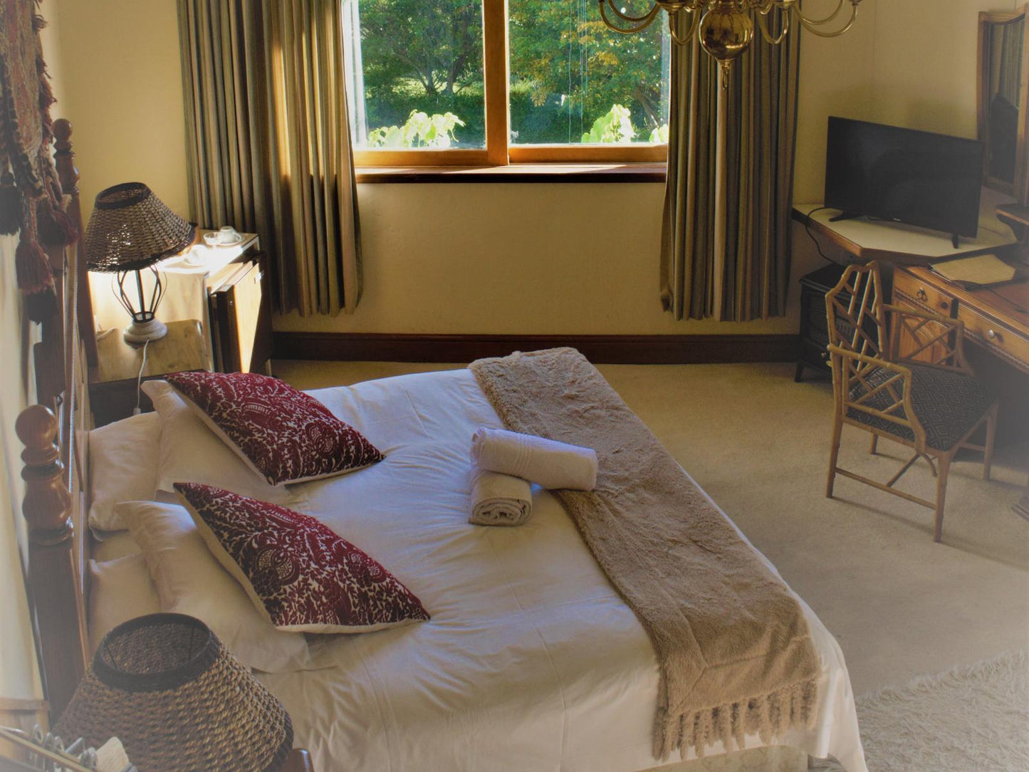 A Suite30 Fountain KingBathShower @ Riebeek Valley Hotel