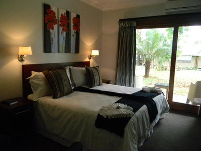 Rio Vista Lodge Malelane Mpumalanga South Africa Palm Tree, Plant, Nature, Wood, Bedroom