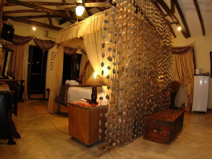 Luxury Room 1 - Giraffe @ Roosfontein Bed And Breakfast And Conference Room