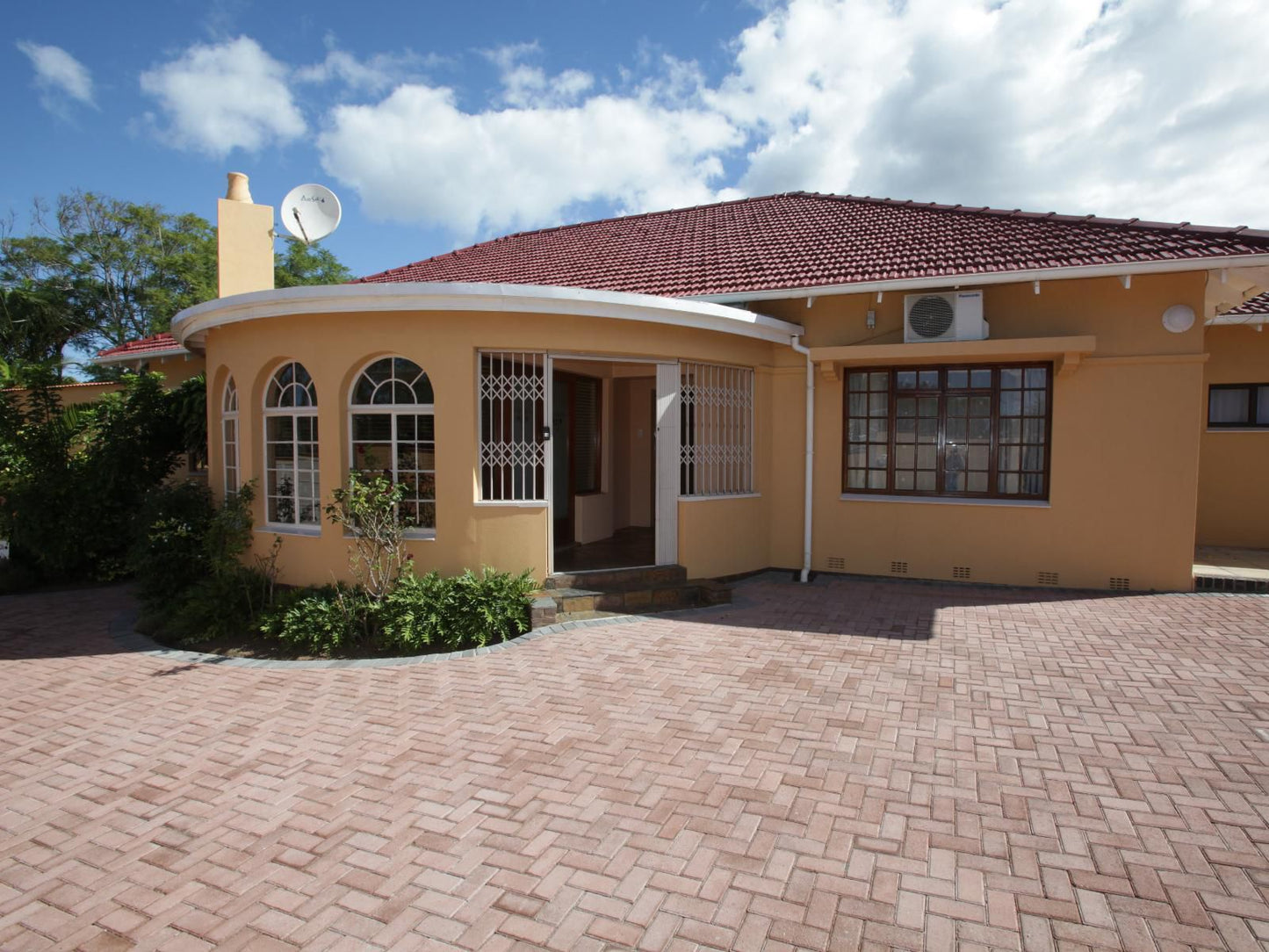 Rose Petals Vincent East London Eastern Cape South Africa House, Building, Architecture