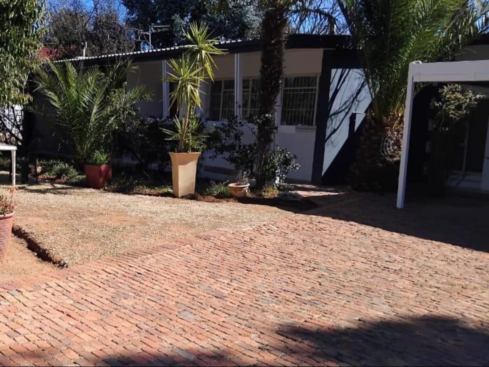 Royal Bafokeng Guest House, House, Building, Architecture, Palm Tree, Plant, Nature, Wood, Garden