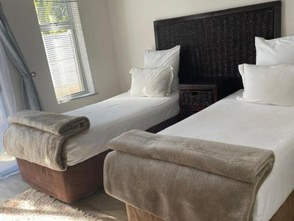 Royal Bafokeng Guest House, Classic Twin Room, Bedroom