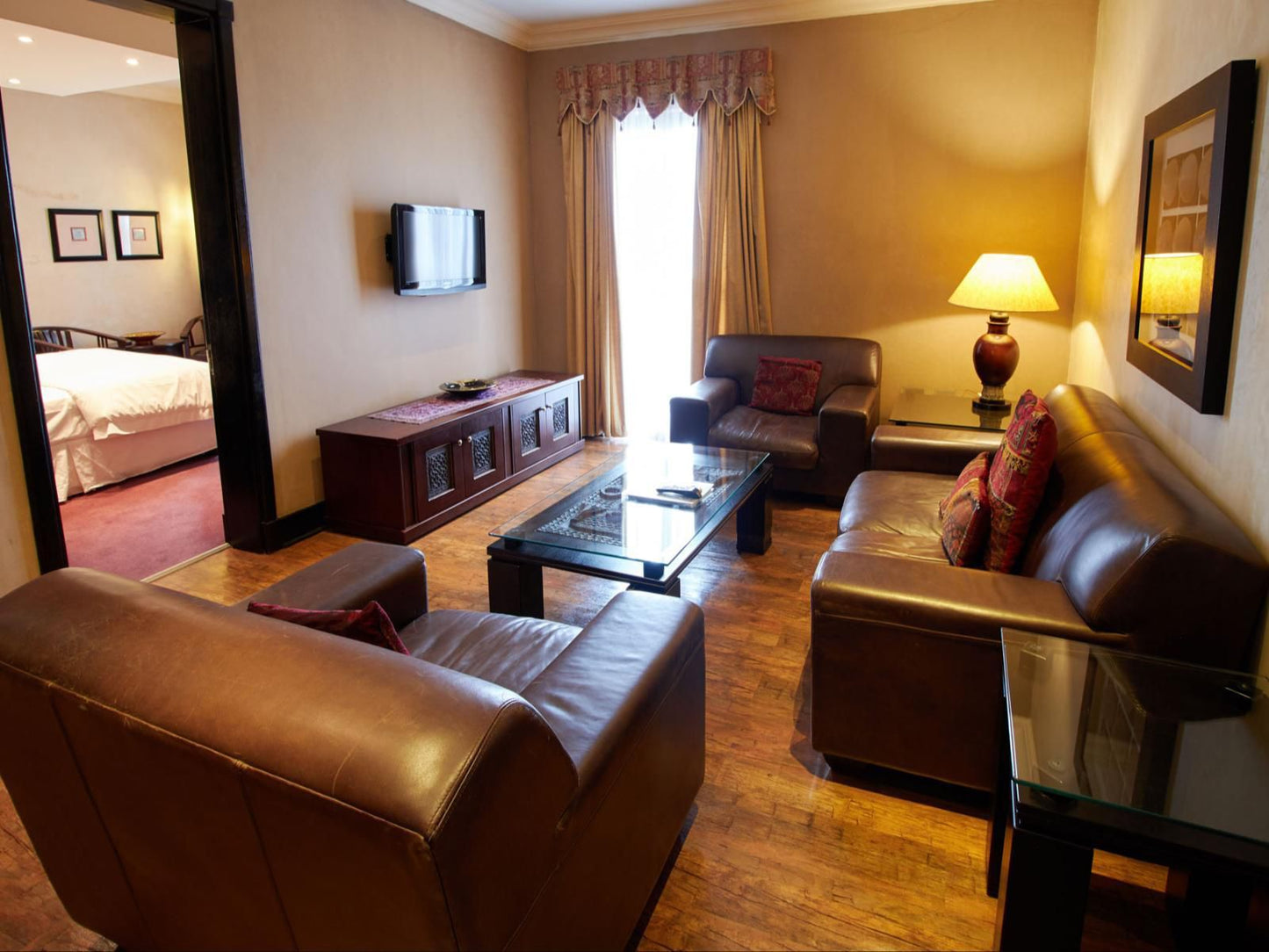 Royal Elephant Hotel & Conference Centre, Family Suite