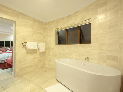 Executive King with Bath and Shower @ Royal Hills Lodge And Spa
