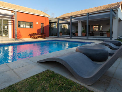 Royal On 81 Ventura, House, Building, Architecture, Swimming Pool