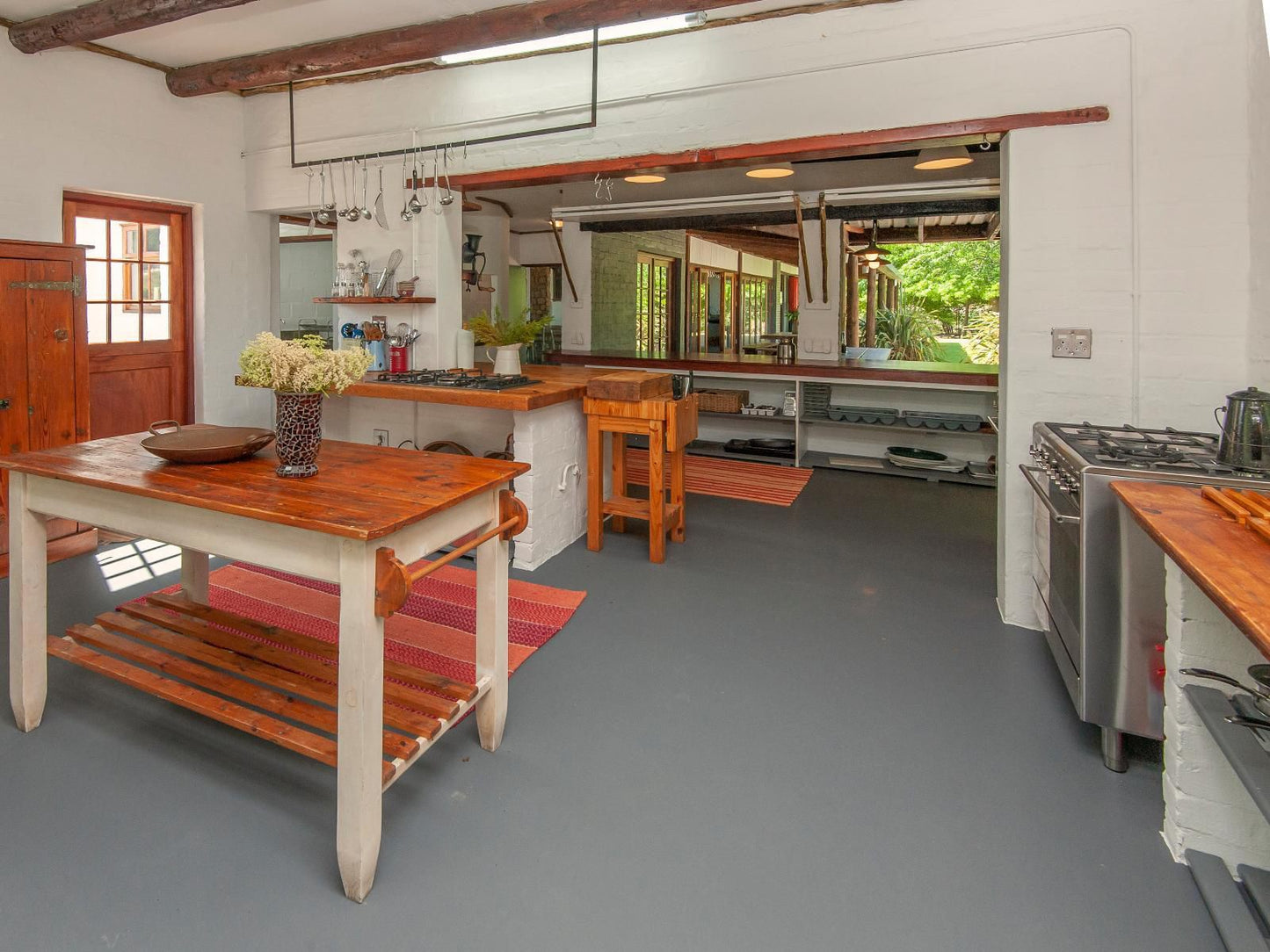 Rusty Gate Mountain Retreat, Kitchen