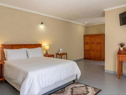 Queen Deluxe Room @ Sabie Retreats Guest House