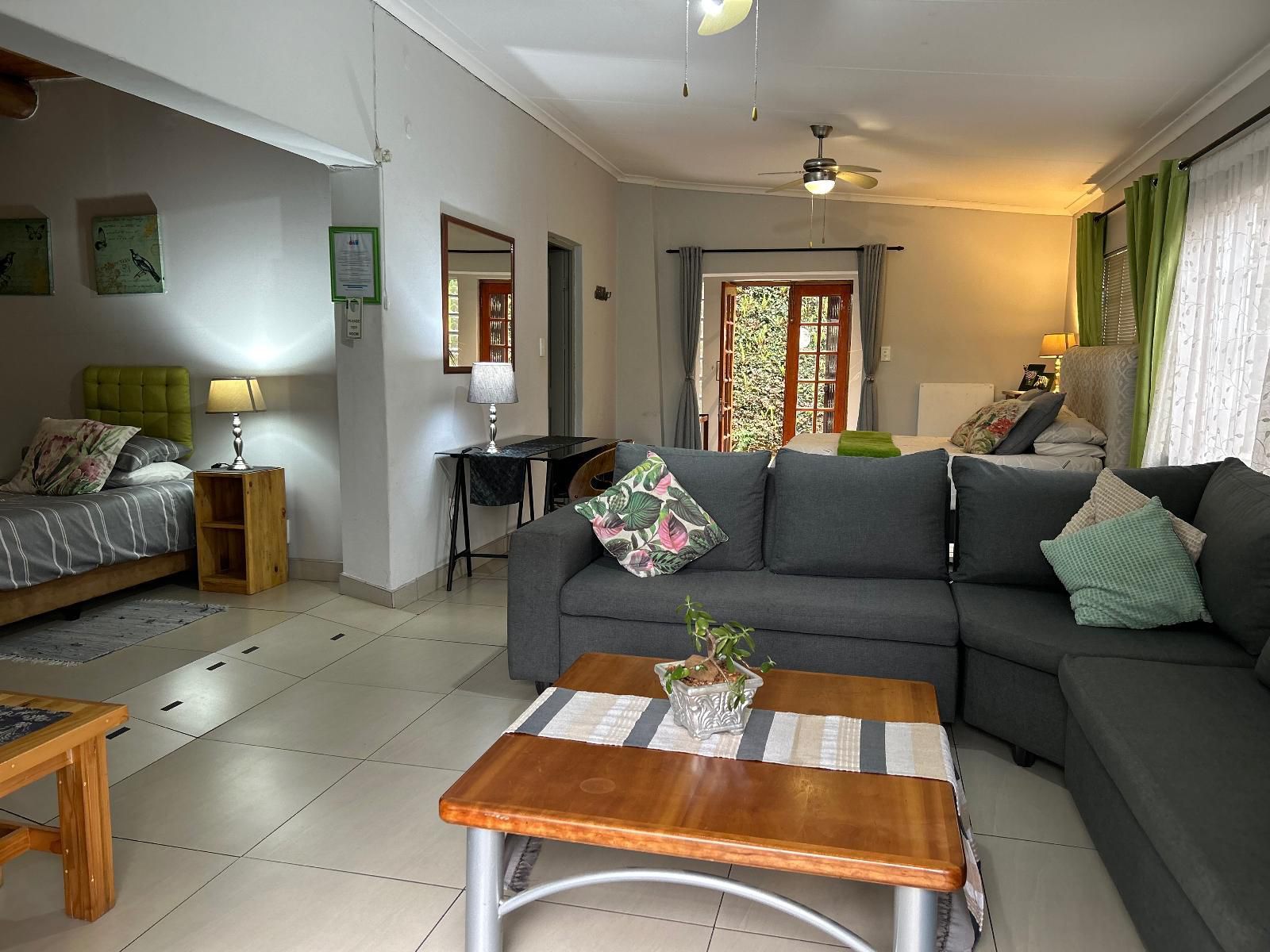 Sabie Self Catering Apartments, Apartment A, Open plan, one bathroom, Living Room