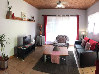 Sabie Self Catering Apartments, Apartment C, One  bedroom, one bathroom, Living Room