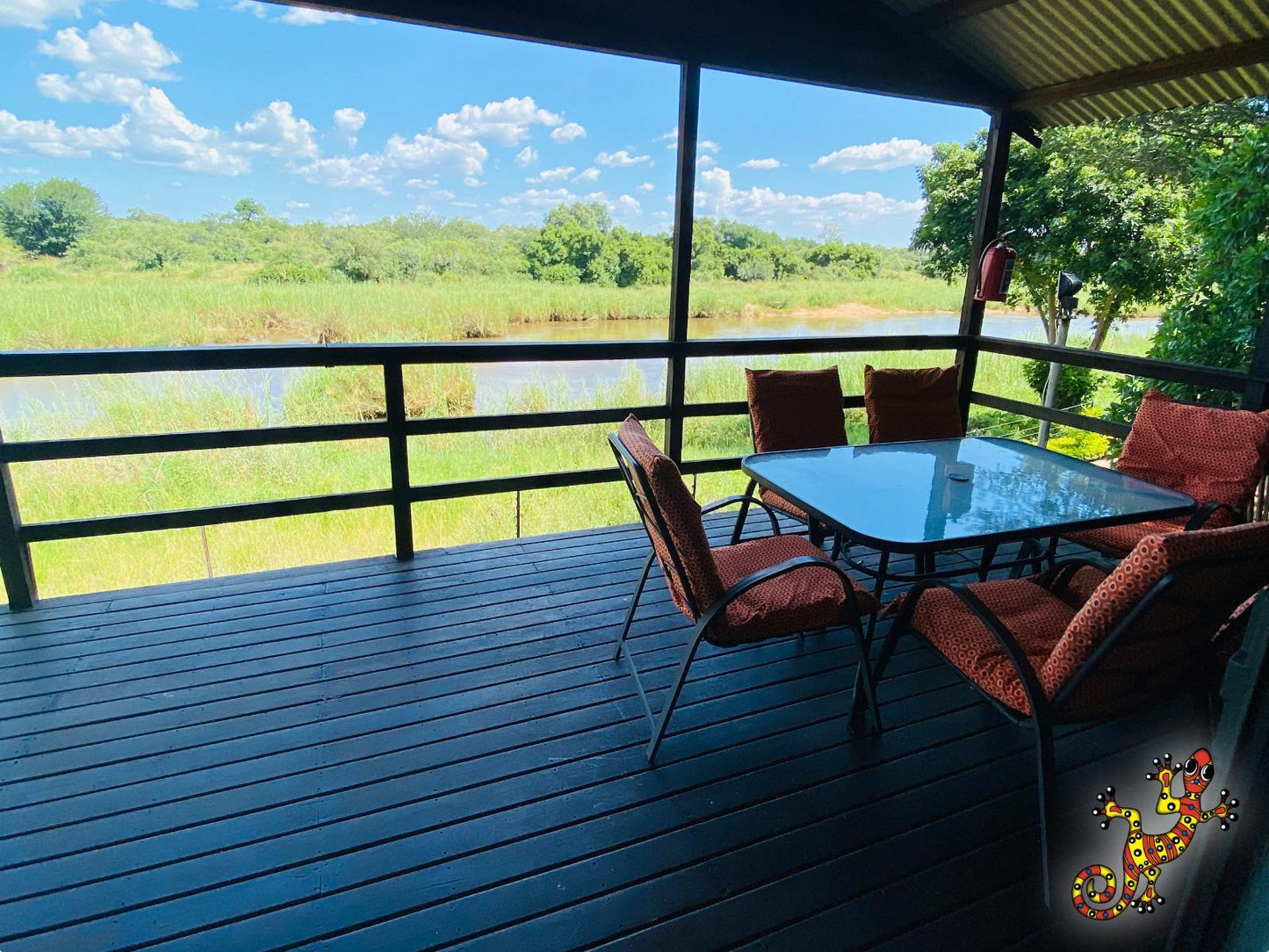 Luxury River Frontage Log Cabin 2 @ Sabie River Bush Lodge