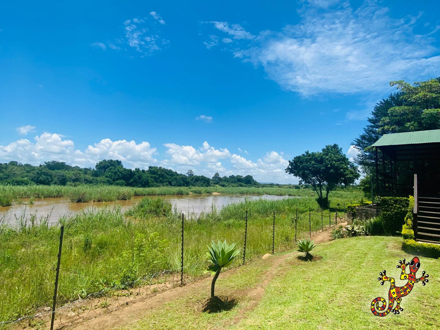 Luxury River Frontage Log Cabin 2 @ Sabie River Bush Lodge