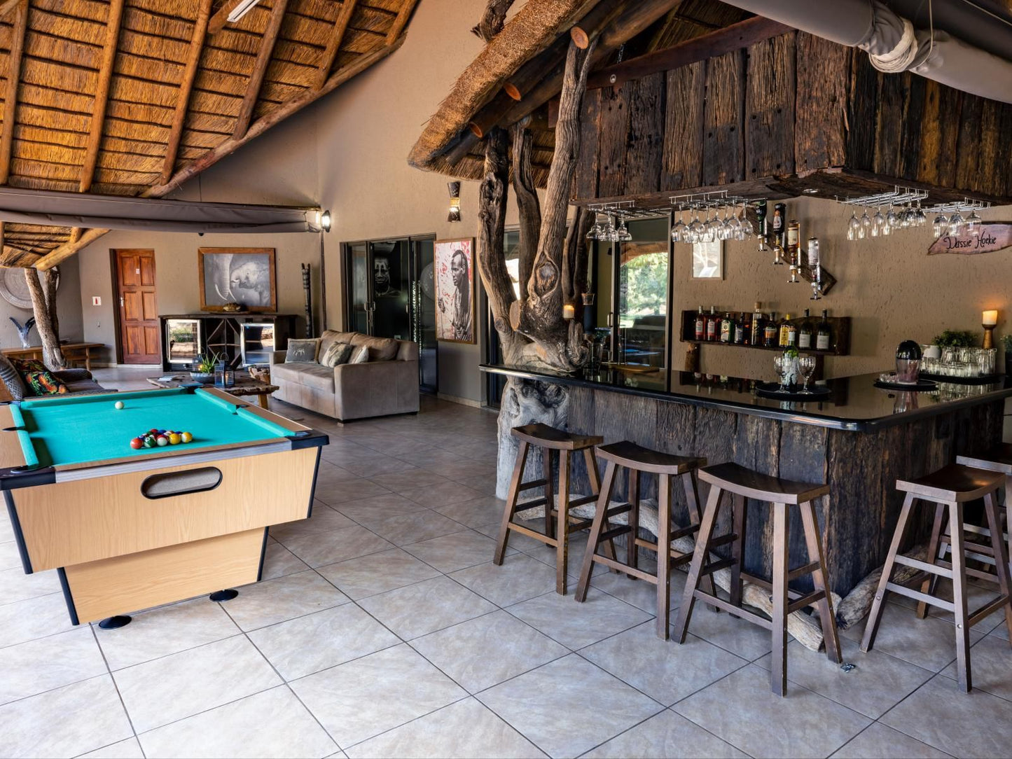 Sable Ranch Bush Lodge, Bar