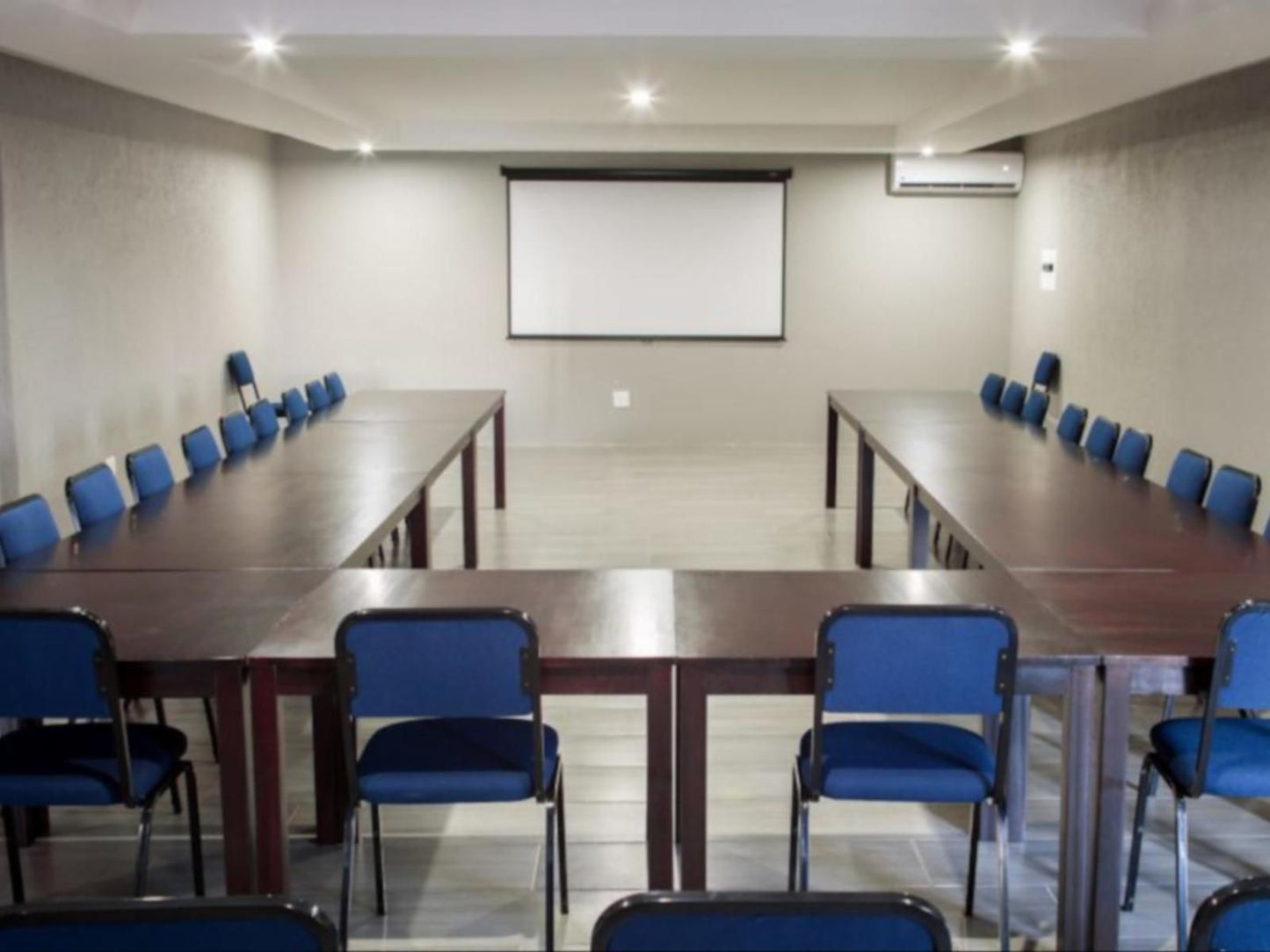 Sagwadi Hotel, Seminar Room