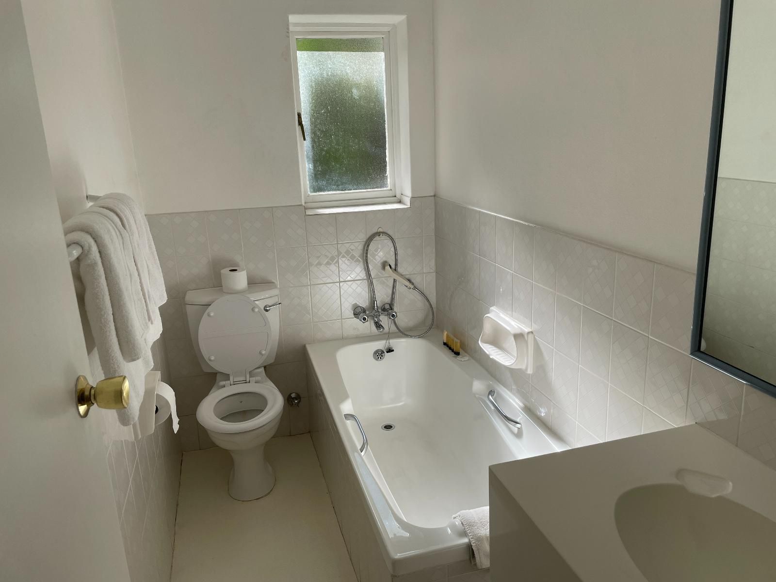 Samoa Hotel Moorreesburg Western Cape South Africa Unsaturated, Bathroom