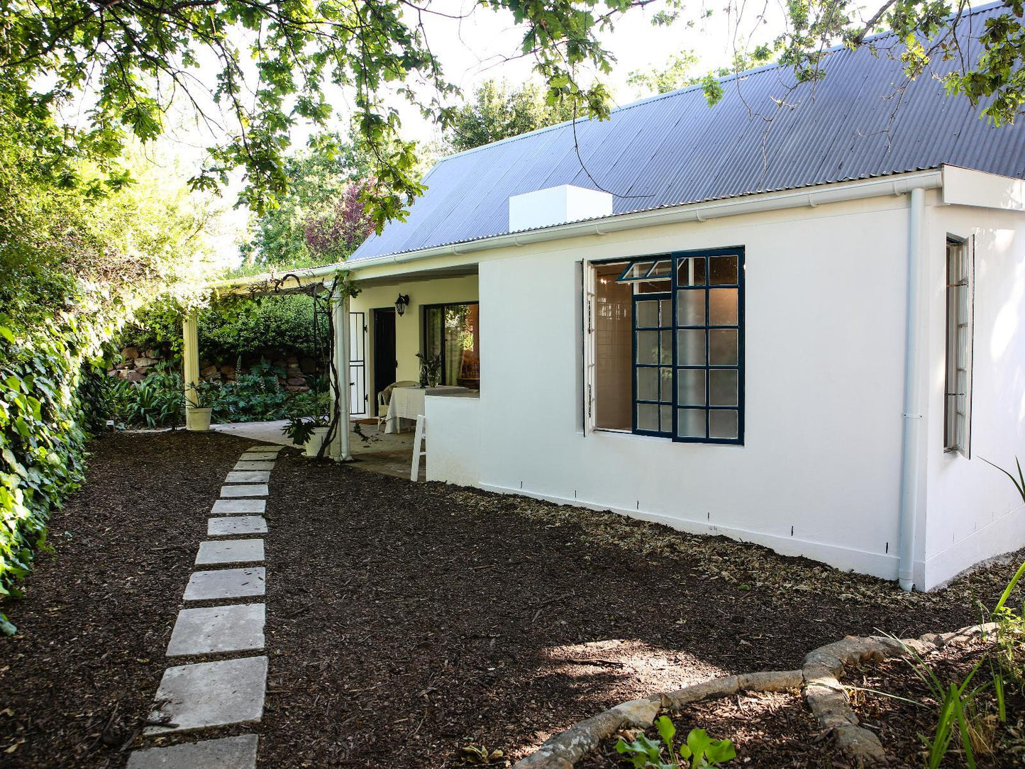 Private Cottage with a Farm View @ San Gabriel Historic Guest Farm