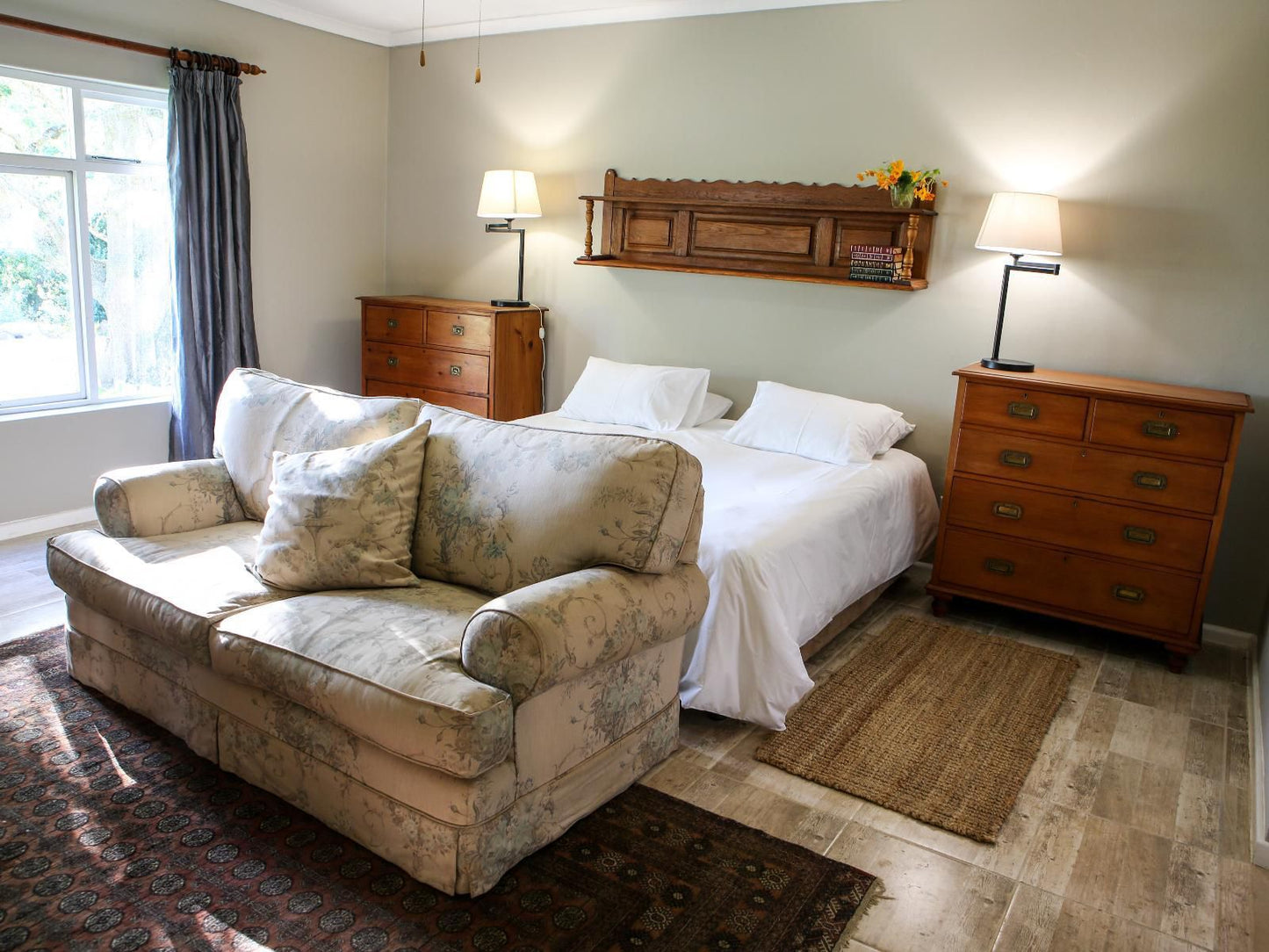 San Gabriel Homestead, Family Cottage with a Pool View, Bedroom