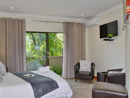Luxury King Room @ Sand River Guest House