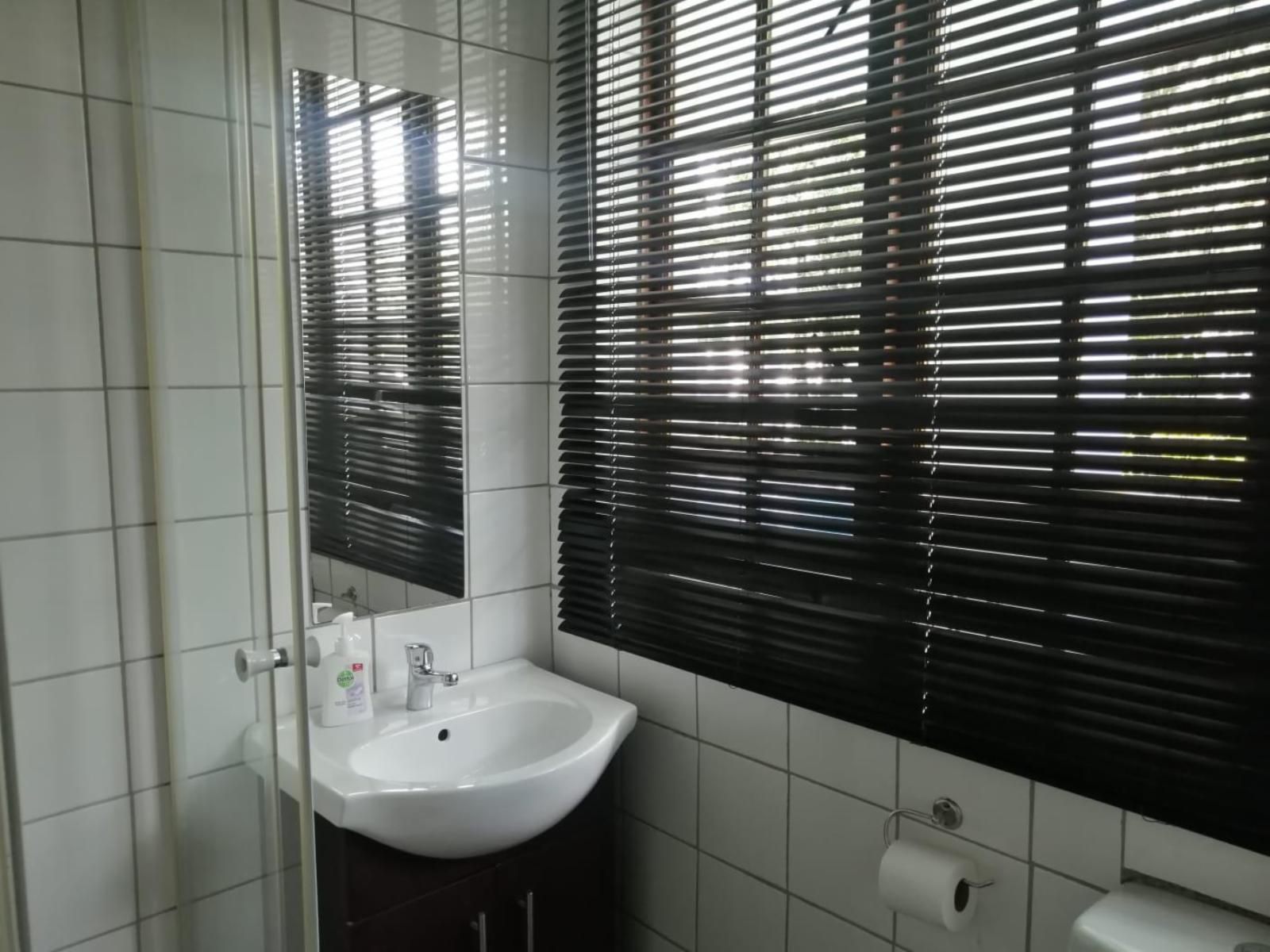 Sandton Farmhouse Executive Bandb Parkmore Johannesburg Gauteng South Africa Colorless, Bathroom