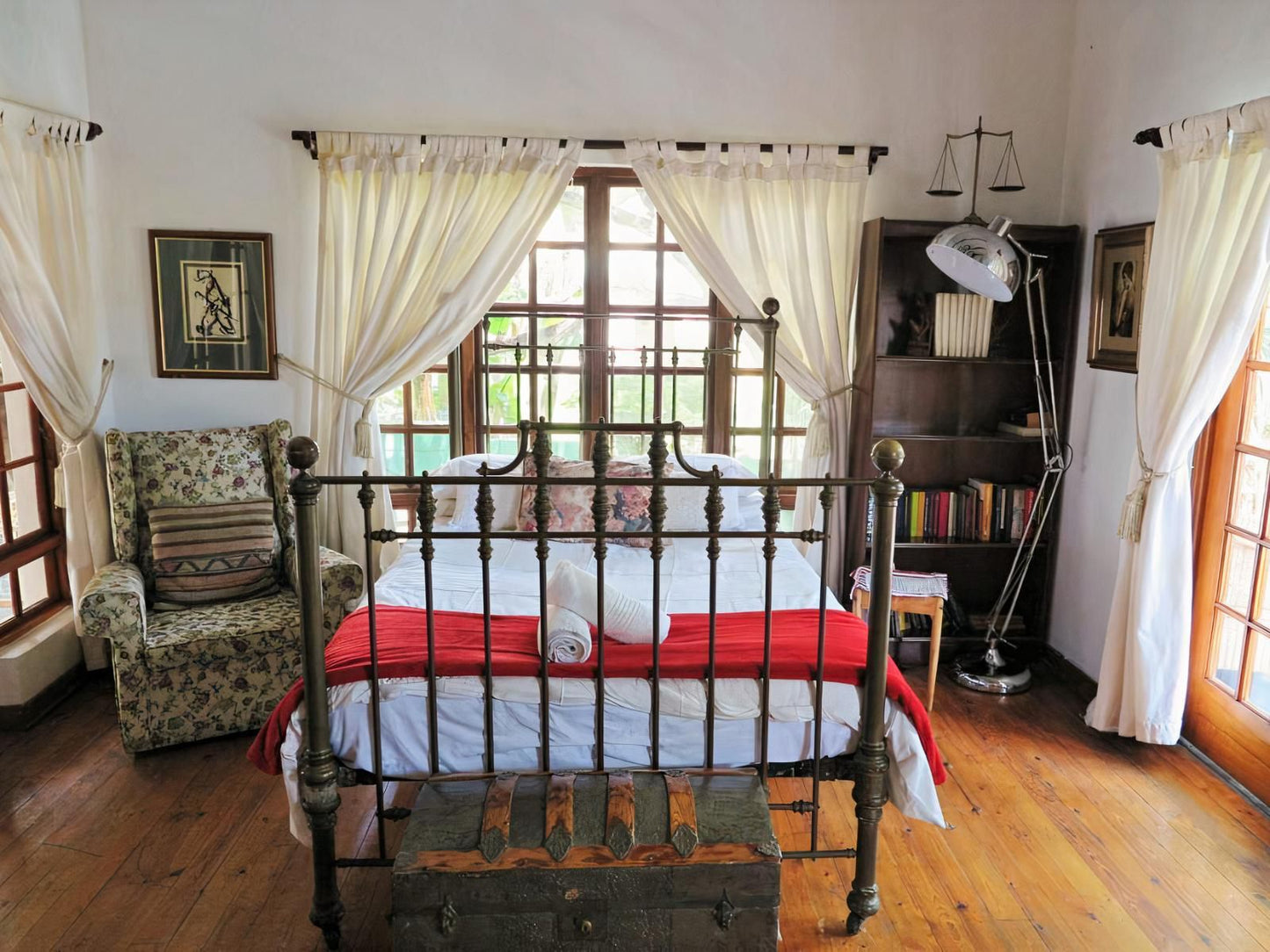 Sandton Farmhouse, Red Room, Bedroom